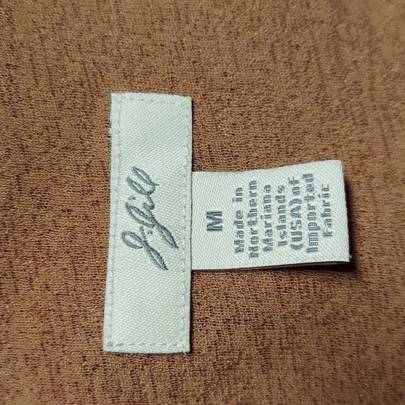 . Jill J Jill Pleated Semi Sheer 3/4 Sleeve - Picture 5 of 6